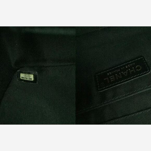 Chanel Black Chevron V Stitch East/West CC Turnlock Lambskin Chain Shoulder Bag - Picture 10 of 10